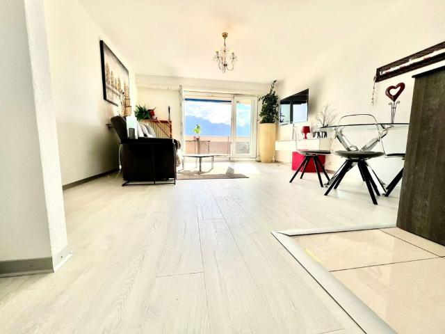 2.5 Zimmer, 64 m², 6. Stock