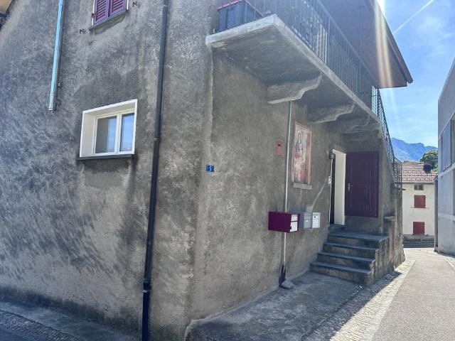 2.5 Zimmer, 65 m², 1. Stock