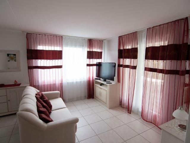 2.5 Zimmer, 65 m², 1. Stock