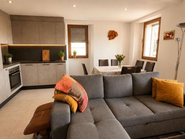 2.5 Zimmer, 65 m², 1. Stock
