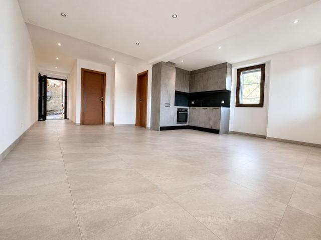 2.5 Zimmer, 65 m², 1. Stock