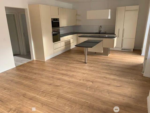 2.5 Zimmer, 65 m², 1. Stock