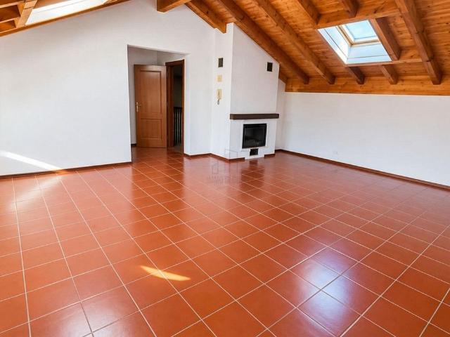2.5 Zimmer, 60 m², 4. Stock