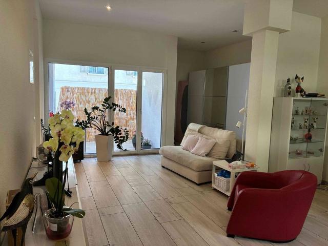 2.5 Zimmer, 60 m², EG
