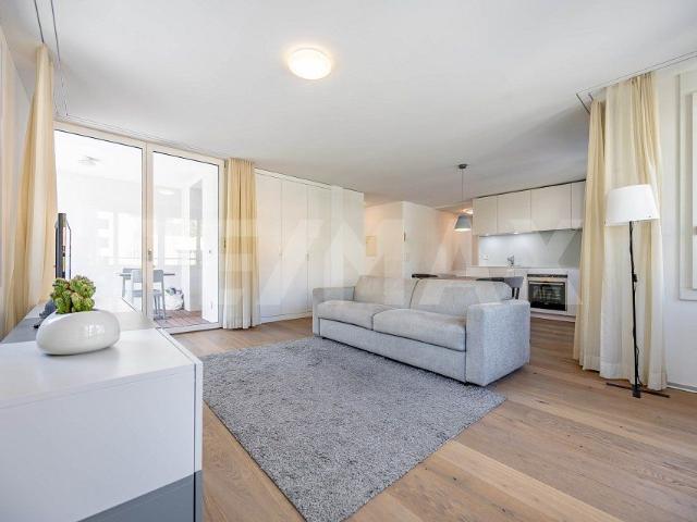 2.5 Zimmer, 74 m², 1. Stock