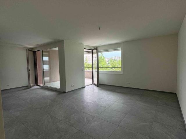 2.5 Zimmer, 74 m², 1. Stock