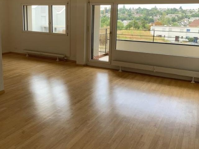 2.5 Zimmer, 74 m², 1. Stock