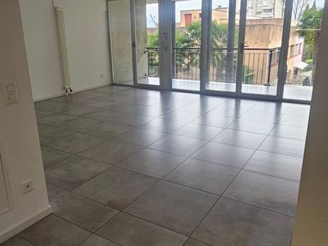 2.5 Zimmer, 74 m², EG