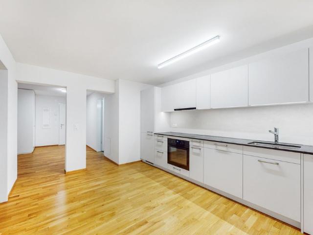 2.5 Zimmer, 75 m², 3. Stock