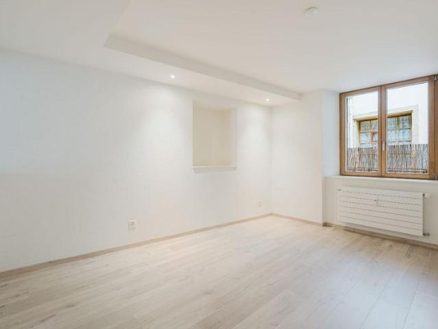 2.5 Zimmer, 75 m², 1. Stock