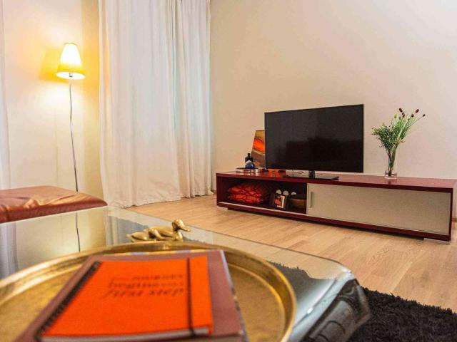 2.5 Zimmer, 75 m², 1. Stock