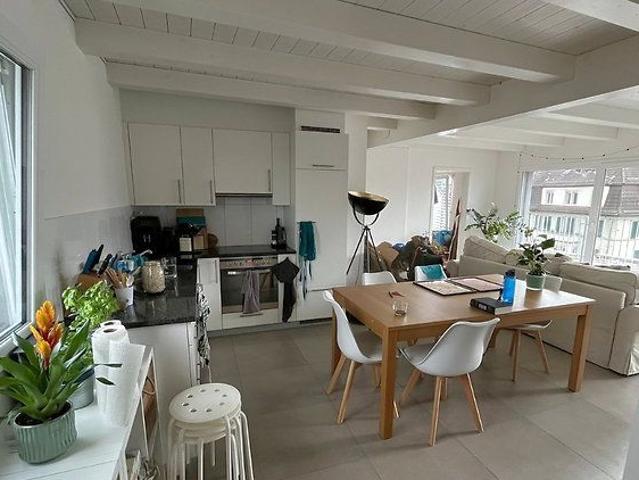 2.5 Zimmer, 75 m², 4. Stock