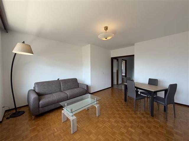2.5 Zimmer, 76 m², 6. Stock