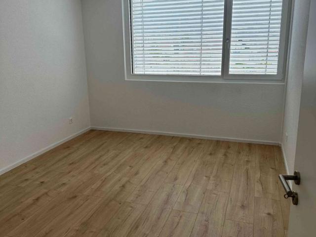 2.5 Zimmer, 77 m², 2. Stock