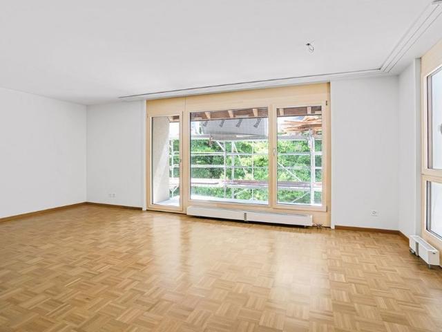 2.5 Zimmer, 77 m², 2. Stock