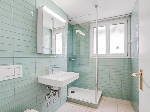 2.5 Zimmer, 77 m², 2. Stock