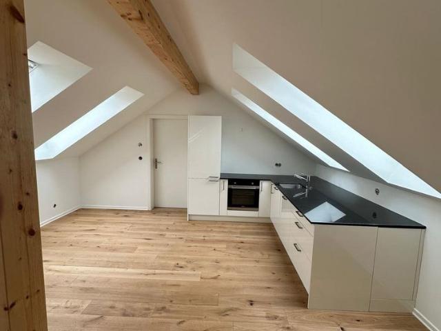 2.5 Zimmer, 77 m², 5. Stock
