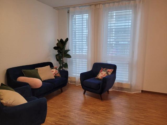 2.5 Zimmer, 77 m², EG