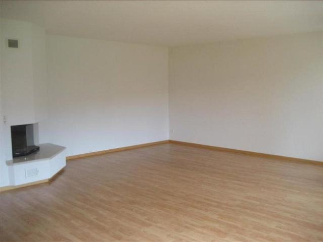 2.5 Zimmer, 77 m², EG