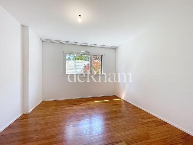 2.5 Zimmer, 77 m², EG