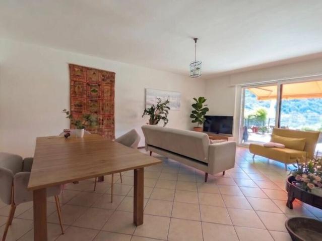 2.5 Zimmer, 70 m², 1. Stock