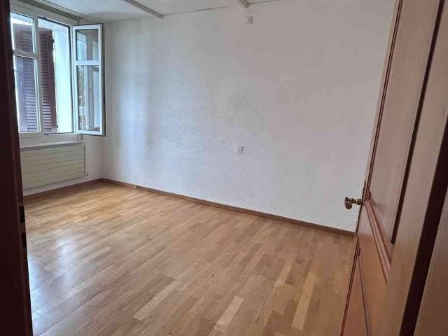 2.5 Zimmer, 70 m², 1. Stock
