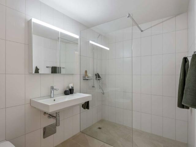 2.5 Zimmer, 71 m², 16. Stock