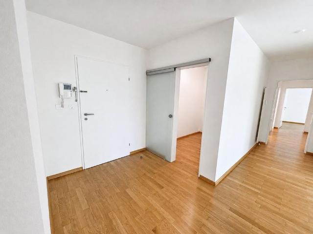2.5 Zimmer, 85 m², 1. Stock