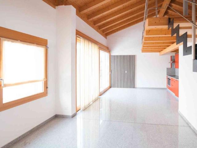 2.5 Zimmer, 80 m², 2. Stock