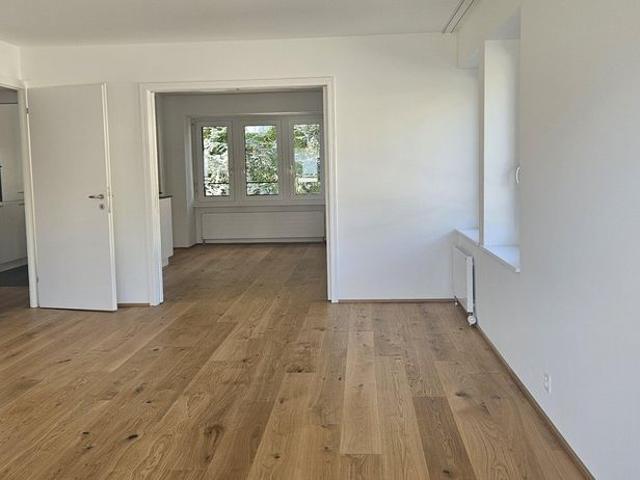 2.5 Zimmer, 82 m², 1. Stock