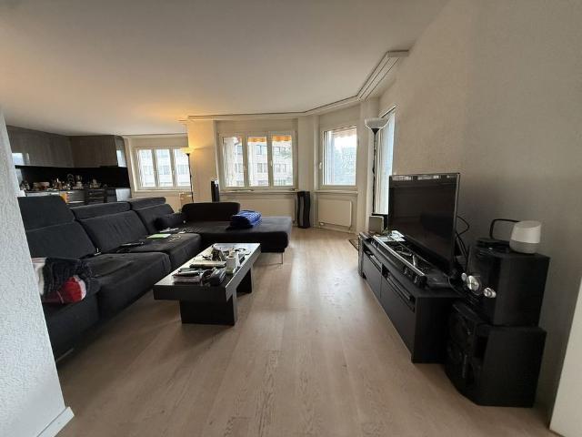 2.5 Zimmer, 82 m², 1. Stock