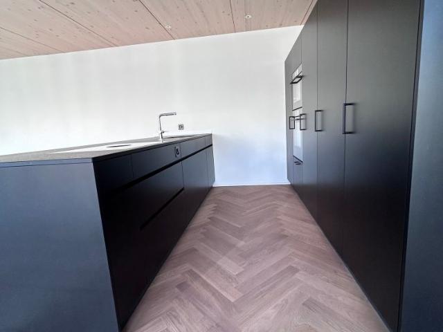 2.5 Zimmer, 94 m², 4. Stock