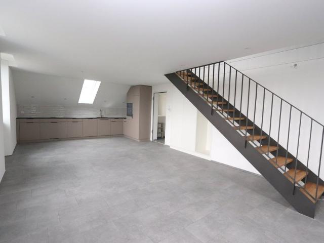 2.5 Zimmer, 95 m², 2. Stock
