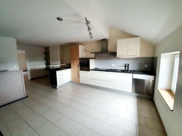 2.5 Zimmer, 90 m², 3. Stock