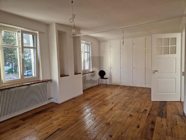 2.5 Zimmer, 90 m², 1. Stock