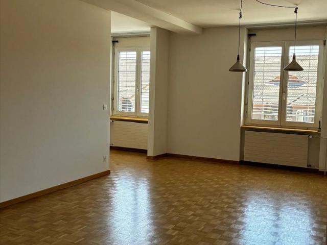 2.5 Zimmer, 90 m², 4. Stock