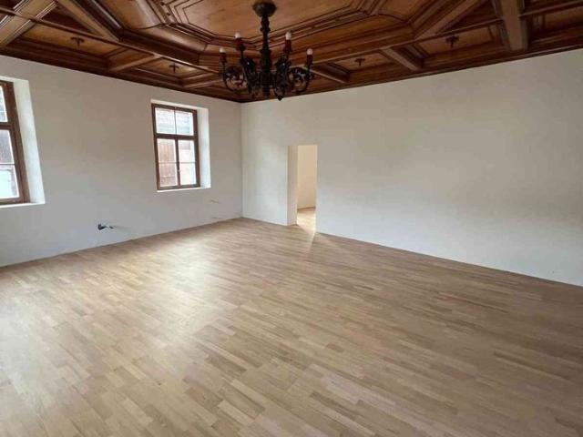 2.5 Zimmer, 90 m², EG