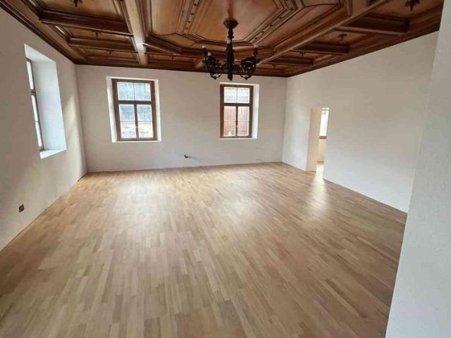 2.5 Zimmer, 90 m², EG