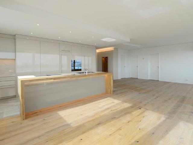 2.5 Zimmer, 92 m², 4. Stock