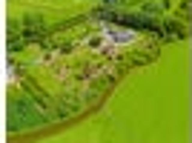 Lifestyle close to town Perfect Location!