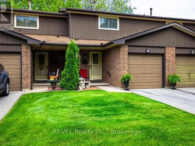 2 64 Forster Street, St. Catharines Vine/Linwell, ON, L2N 6T5 townhouse for sale | Listing ID X13444 | Royal LePage