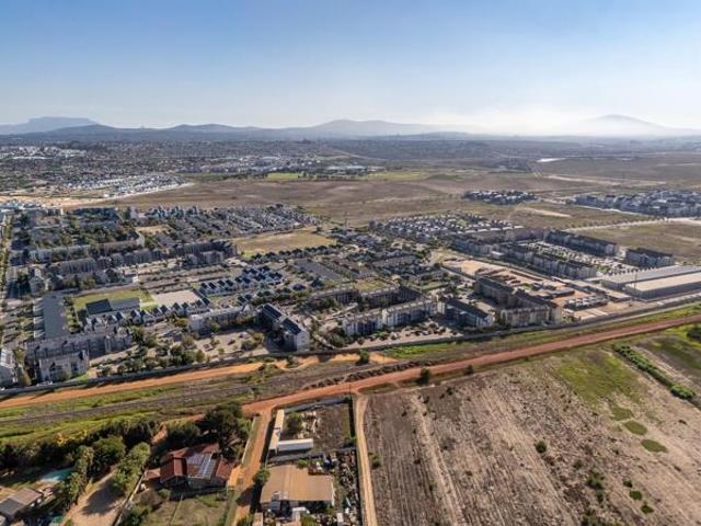 2 675 m² Land available in Joostenbergvlakte