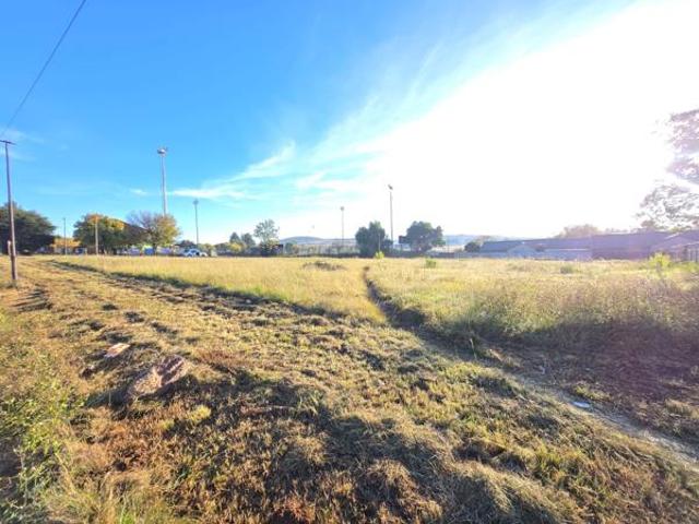 2 684 m² Land available in Heidelberg Central