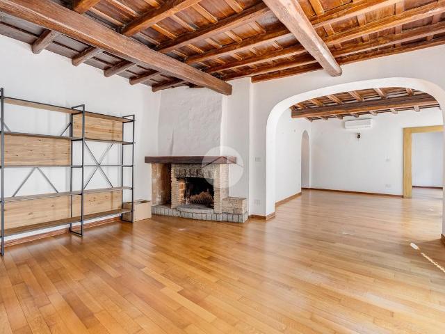 2.750 / mese, 149 Mq Tecnocasa.it 61200151