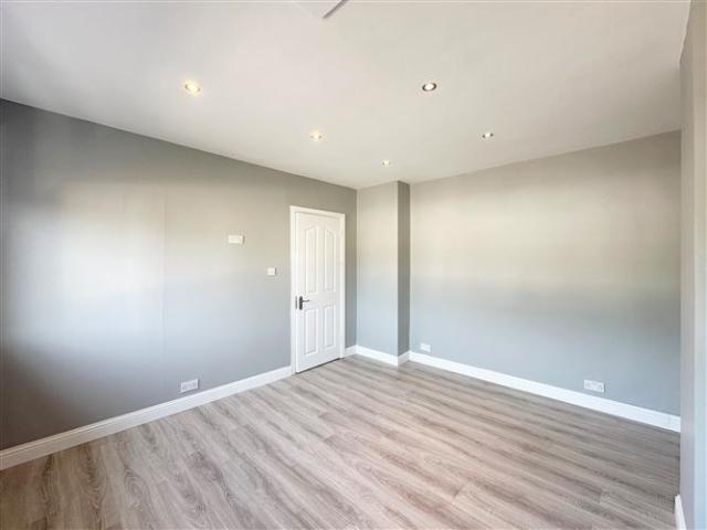 2,700 / month | 41 Watergate, Oldbawn, Dublin 24 Doran Estates Auctioneers & Property Management 5011 MyHome. Ie Lettings