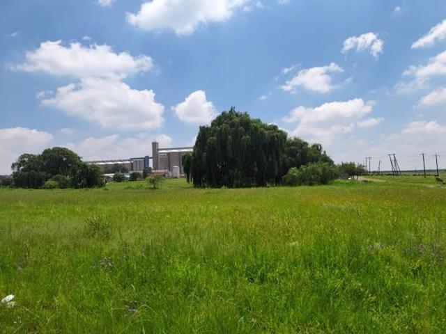 2 855 m² Land available in Balfour