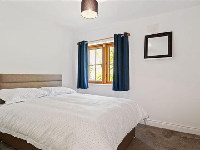 2,800 / month | 55 The Beeches, Monkstown Valley, Monkstown, Dublin, Co. Cork Lisney Sotheby's International Realty Ballsbridge 5012 MyHome. Ie Lettings