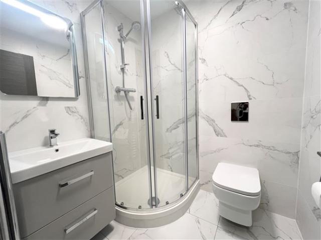 2,800 / month | Fitzwilliam Quay Apartments, Ringsend, Dublin 4 Eoin O'Neill Property Advisers 5009 MyHome. Ie Lettings