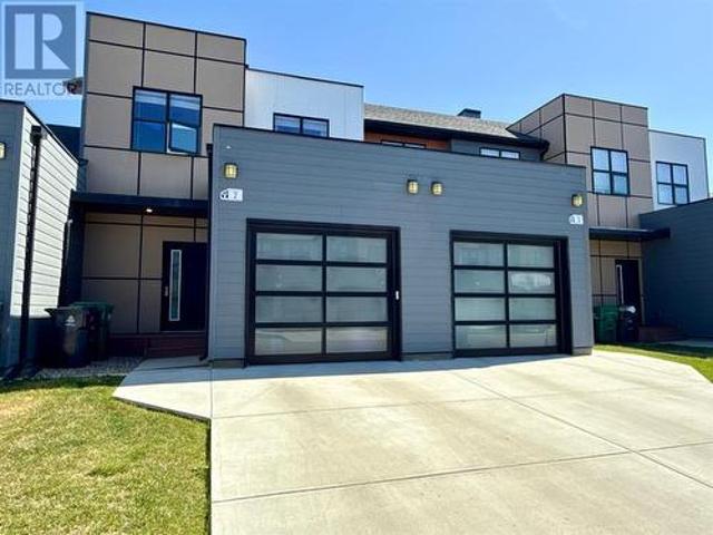 2, 81 Aquitania Circle W, Lethbridge, AB, T1J 5M5 townhouse for sale | Listing ID A2216 | Royal LePage