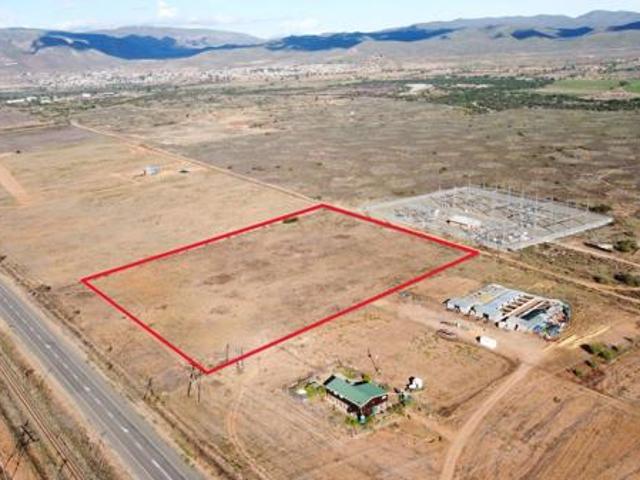2.8 ha Land available in Oudtshoorn